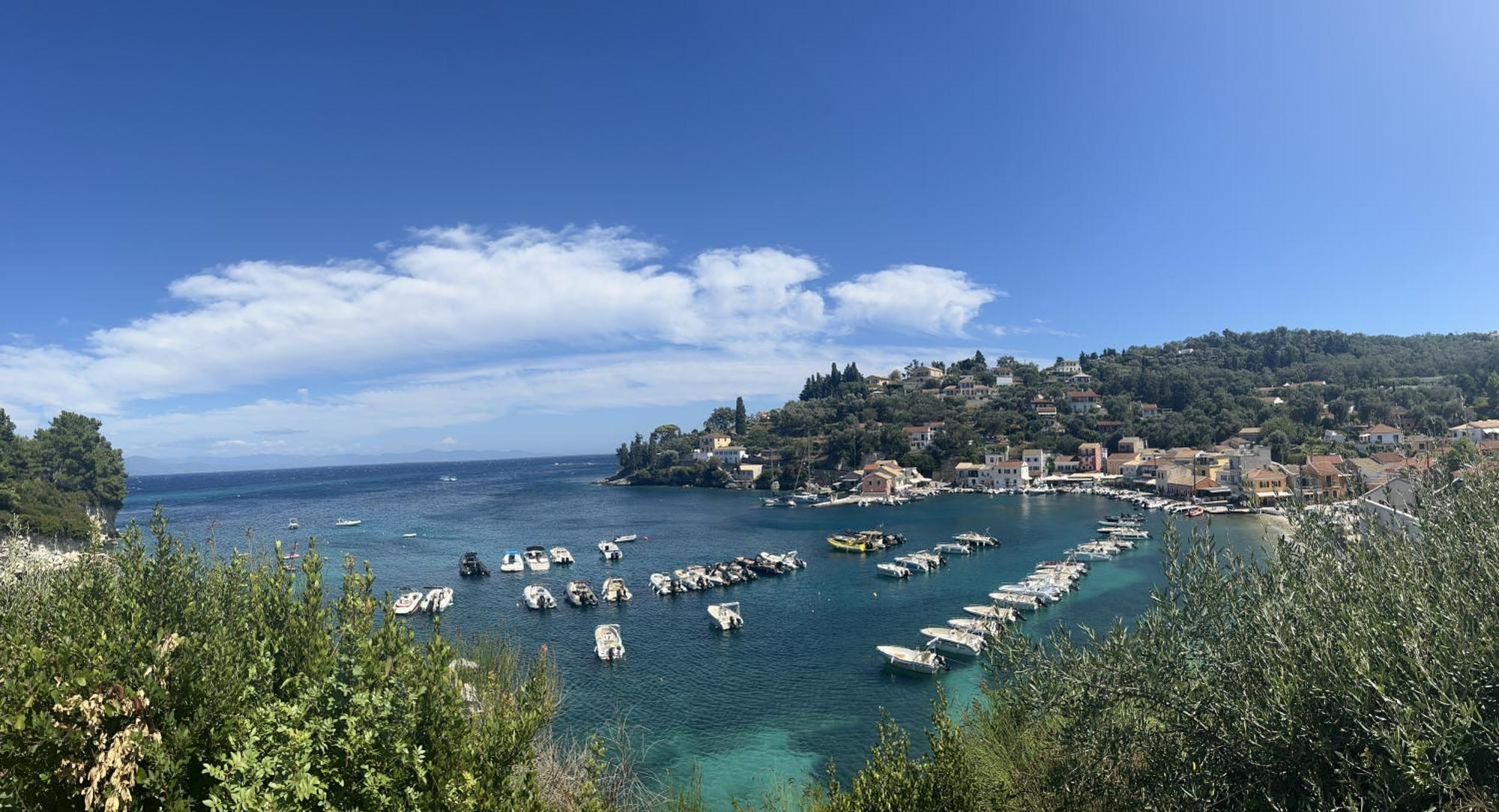 Longós Aronis Spyros Panoramic Seaview Apartments מראה חיצוני תמונה