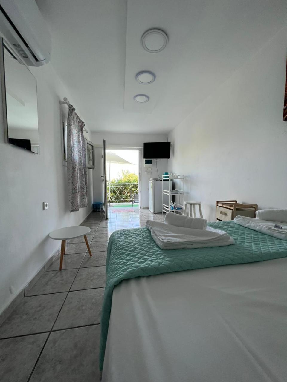 Longós Aronis Spyros Panoramic Seaview Apartments חדר תמונה