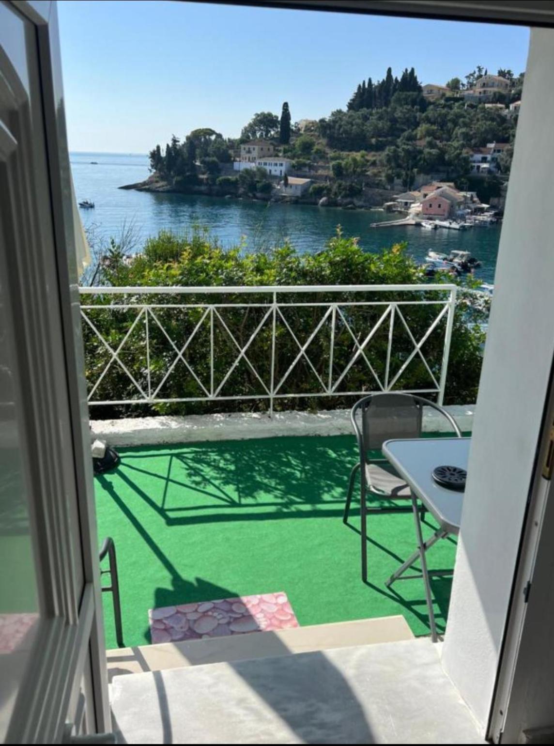 Longós Aronis Spyros Panoramic Seaview Apartments חדר תמונה