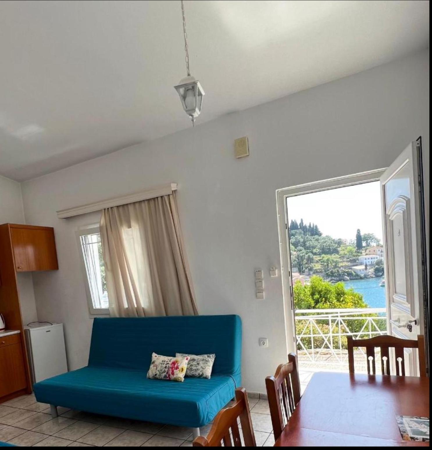 Longós Aronis Spyros Panoramic Seaview Apartments חדר תמונה