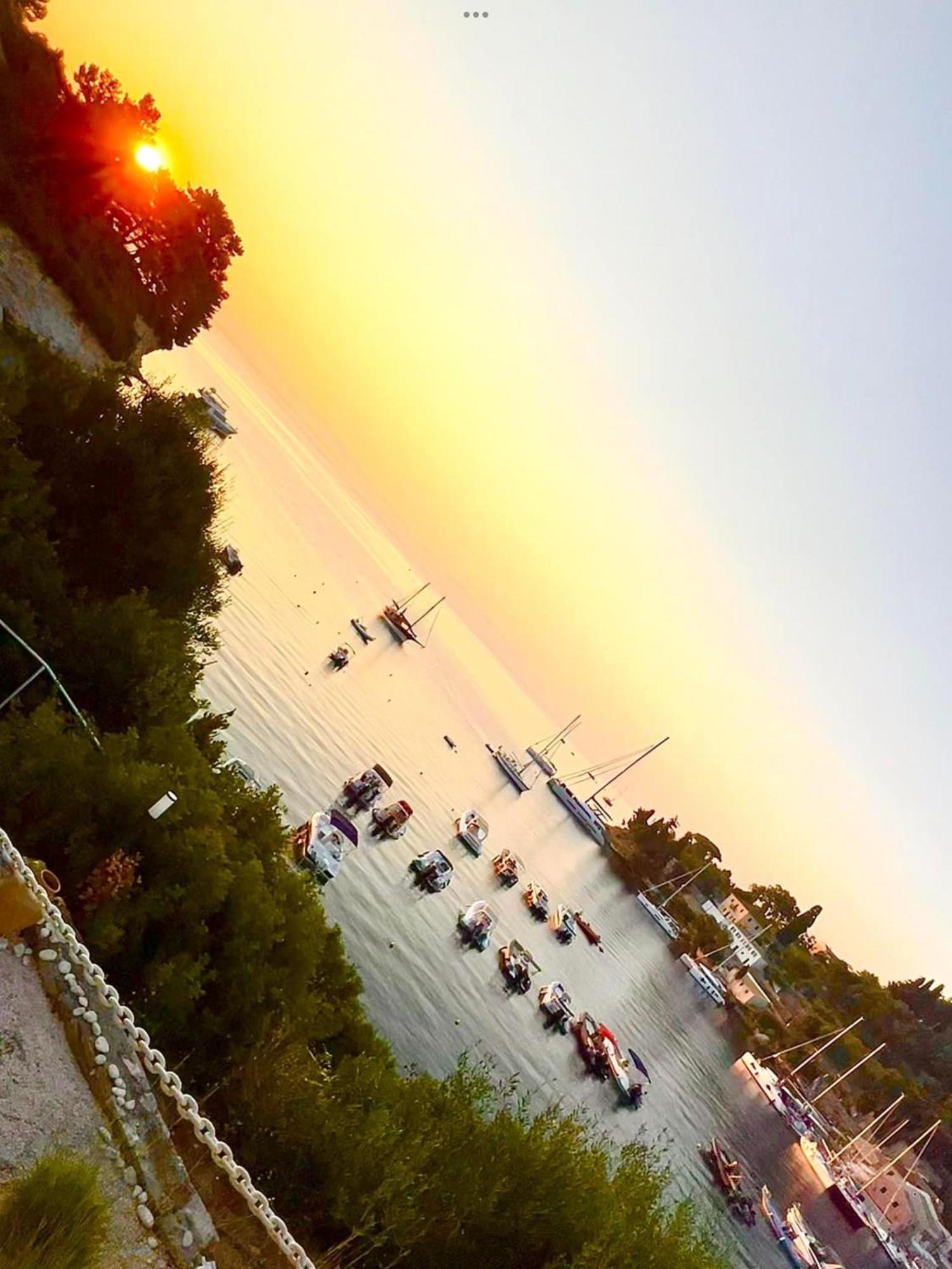 Longós Aronis Spyros Panoramic Seaview Apartments מראה חיצוני תמונה