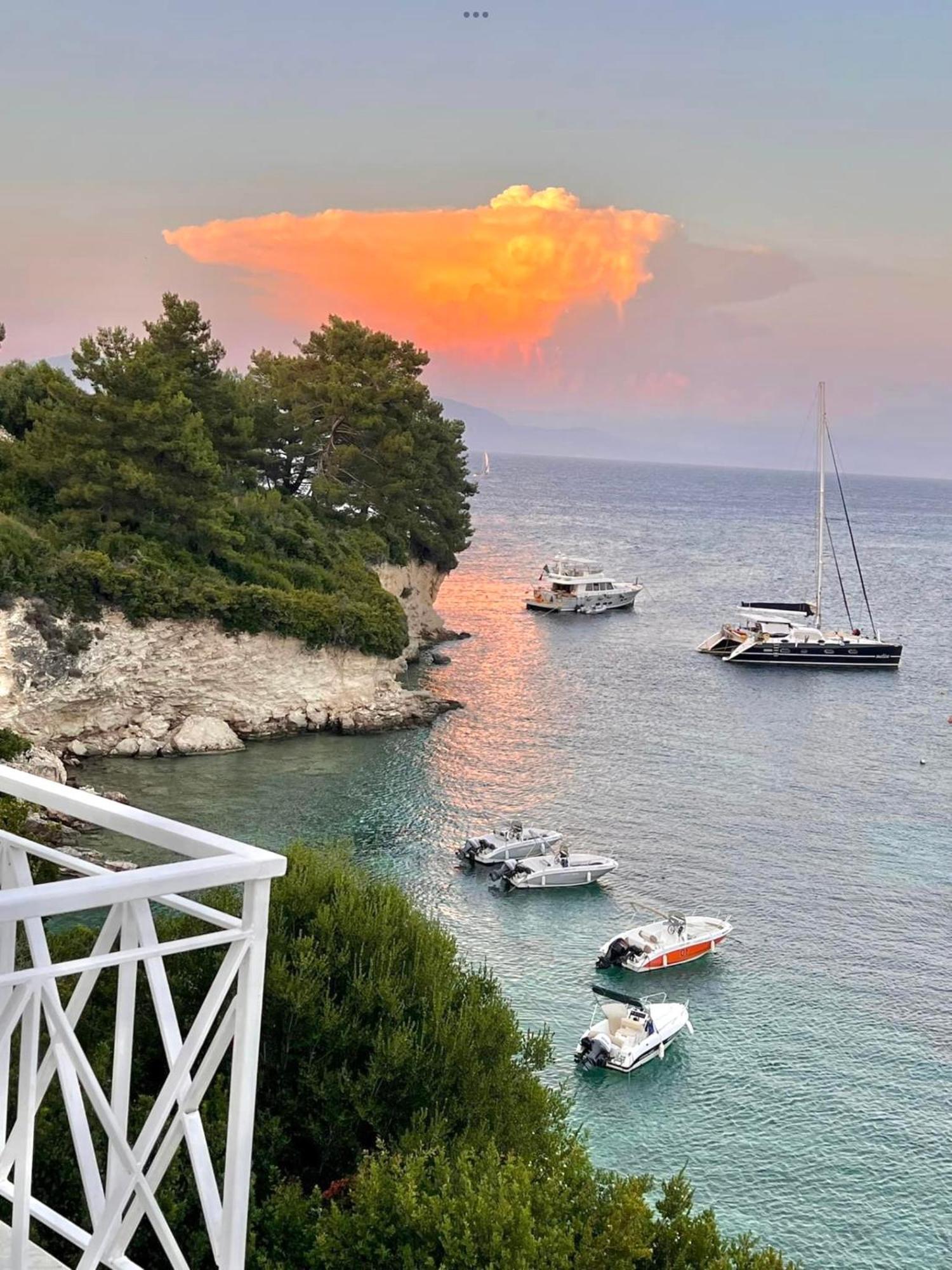 Longós Aronis Spyros Panoramic Seaview Apartments מראה חיצוני תמונה