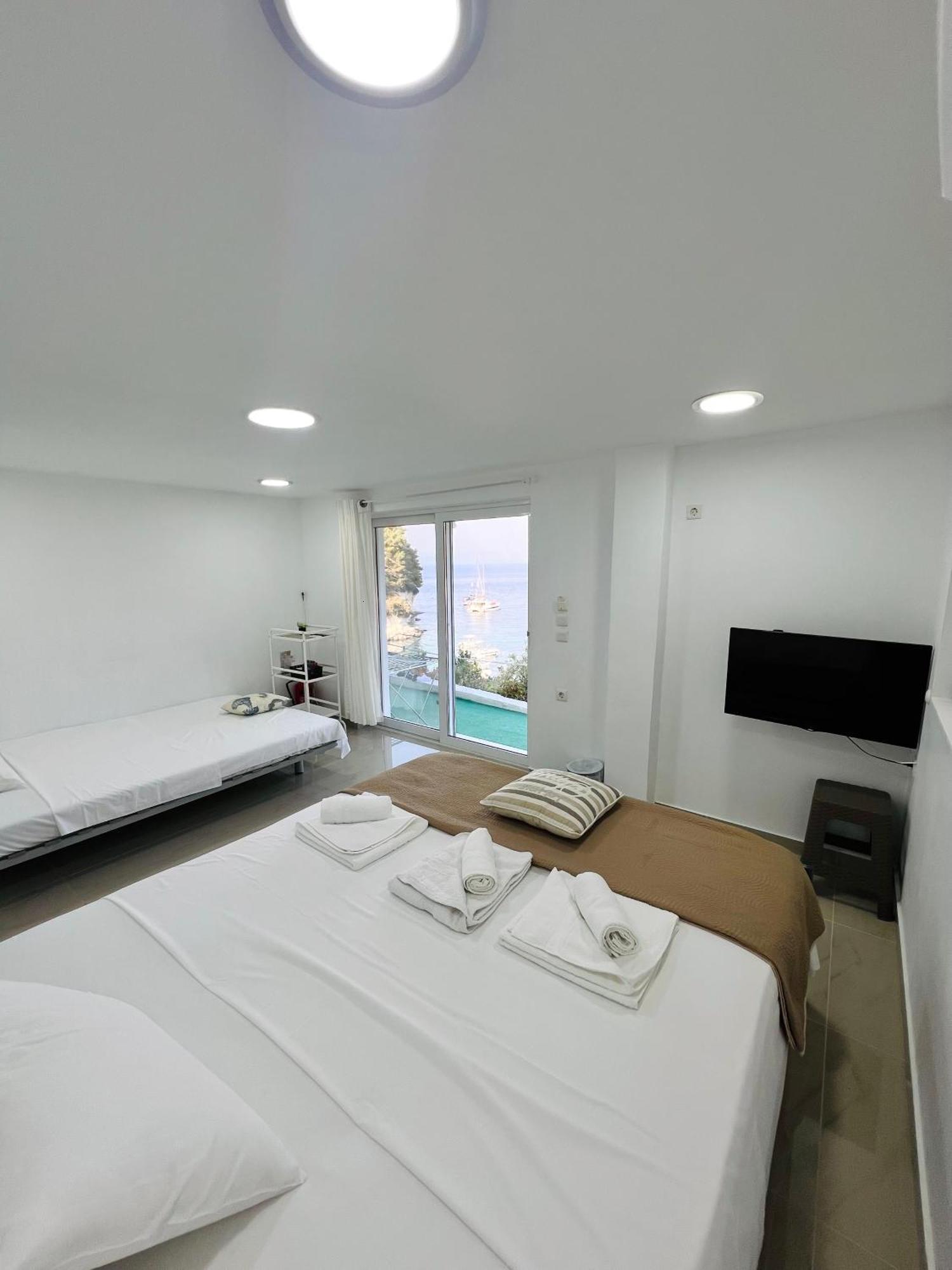 Longós Aronis Spyros Panoramic Seaview Apartments חדר תמונה